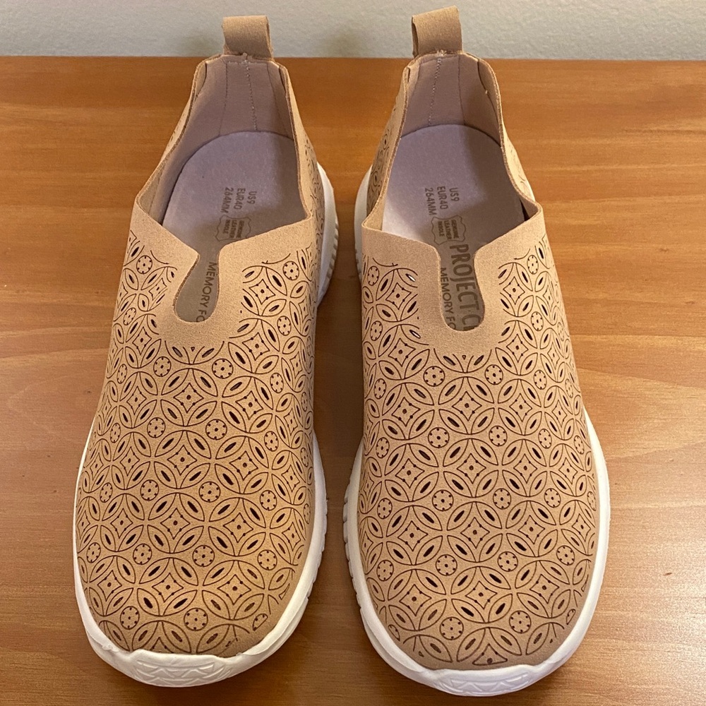 Project Cloud Women’s Memory Foam Slip-On Shoes Laser Cut Geometric Orchid Tan 9
